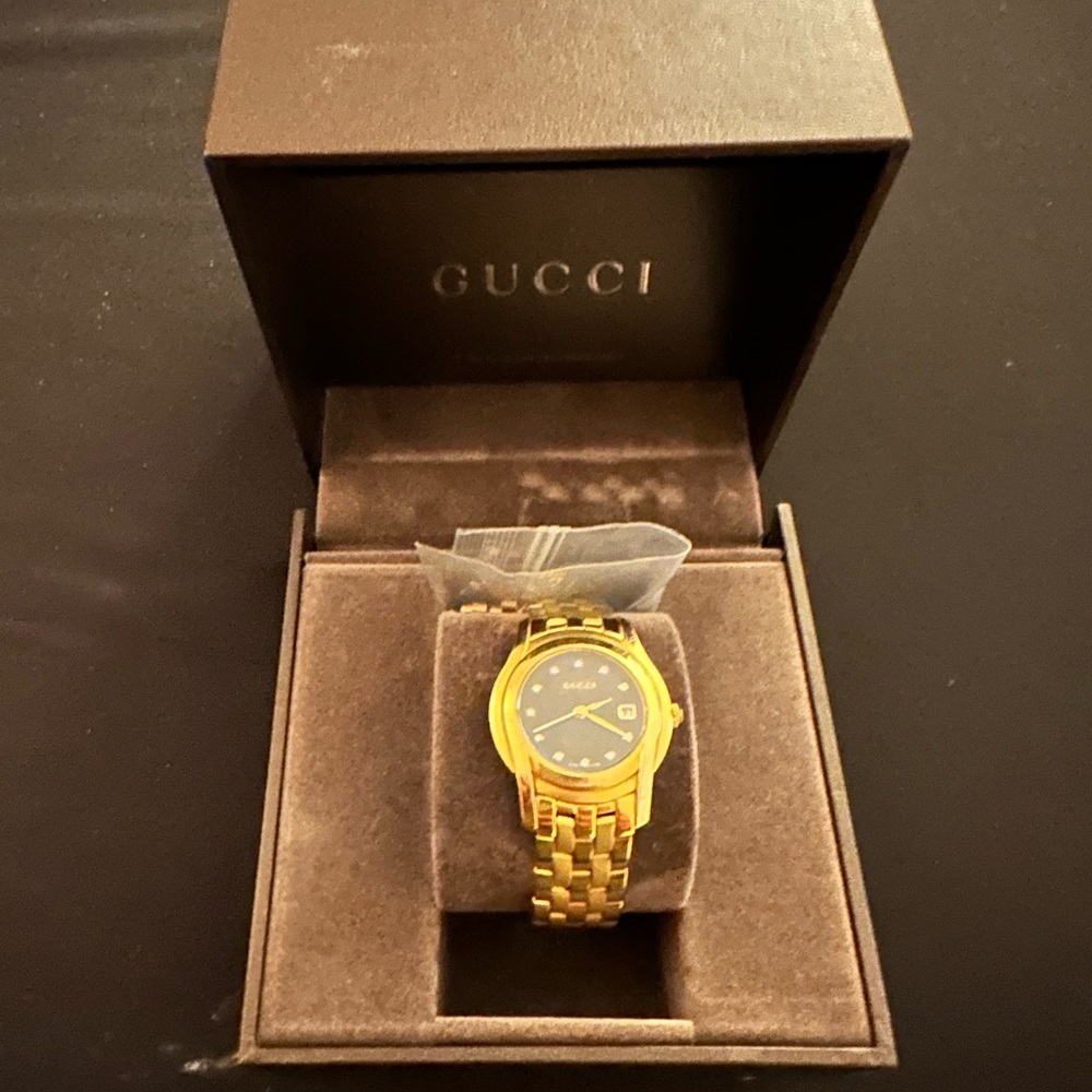 Gucci Gold-Tone Bracelet Watch with Black Dial Rare !